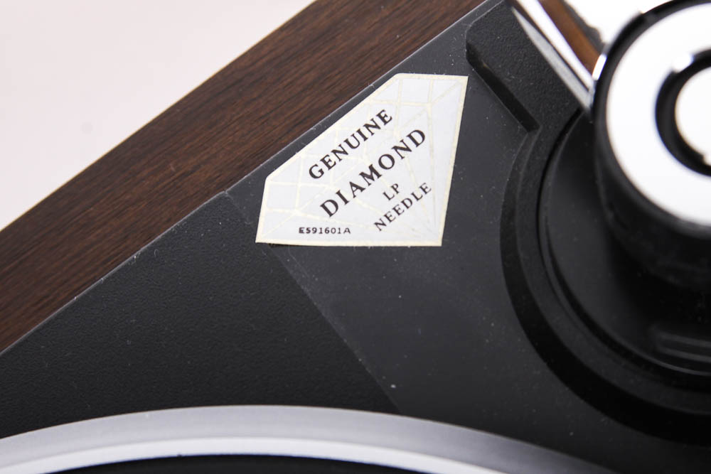 Vintage Montgomery Ward AM/FM Stereo Receiver and Turntable