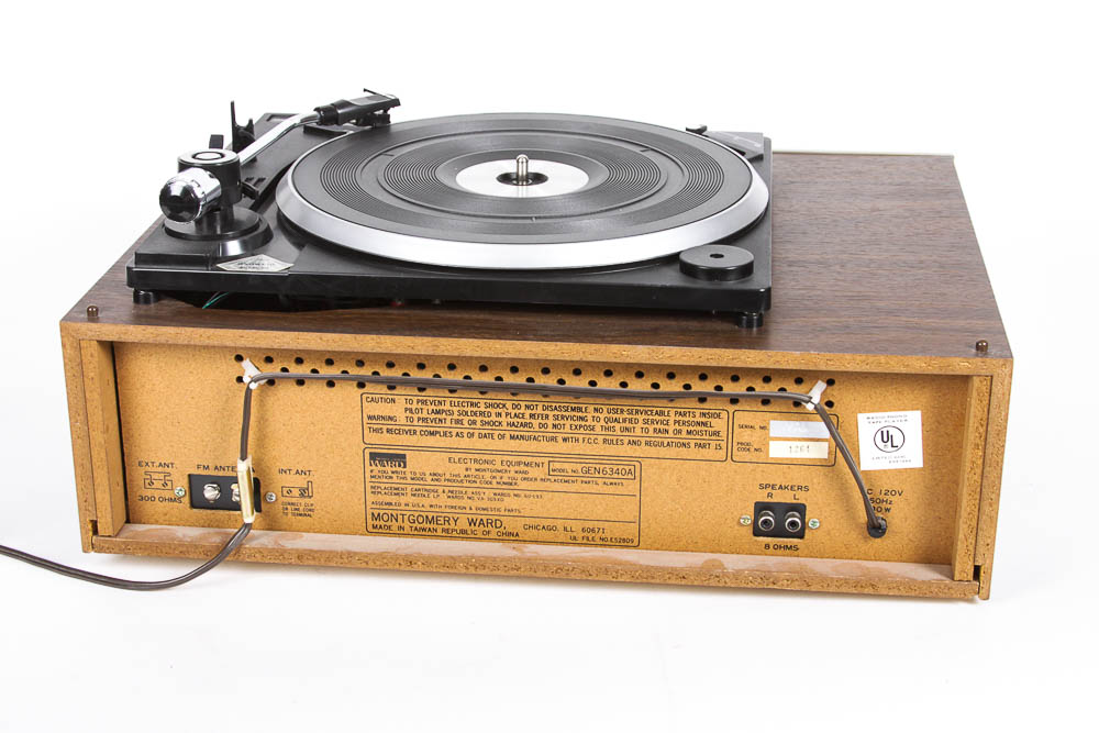 Vintage Montgomery Ward AM/FM Stereo Receiver and Turntable
