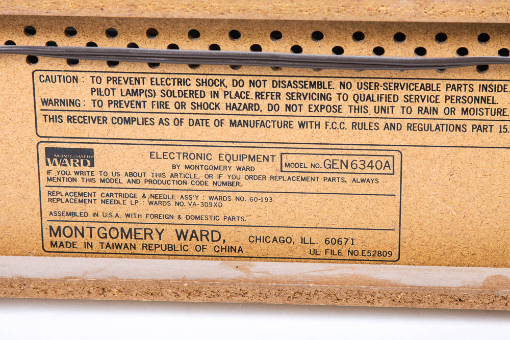 Vintage Montgomery Ward AM/FM Stereo Receiver and Turntable