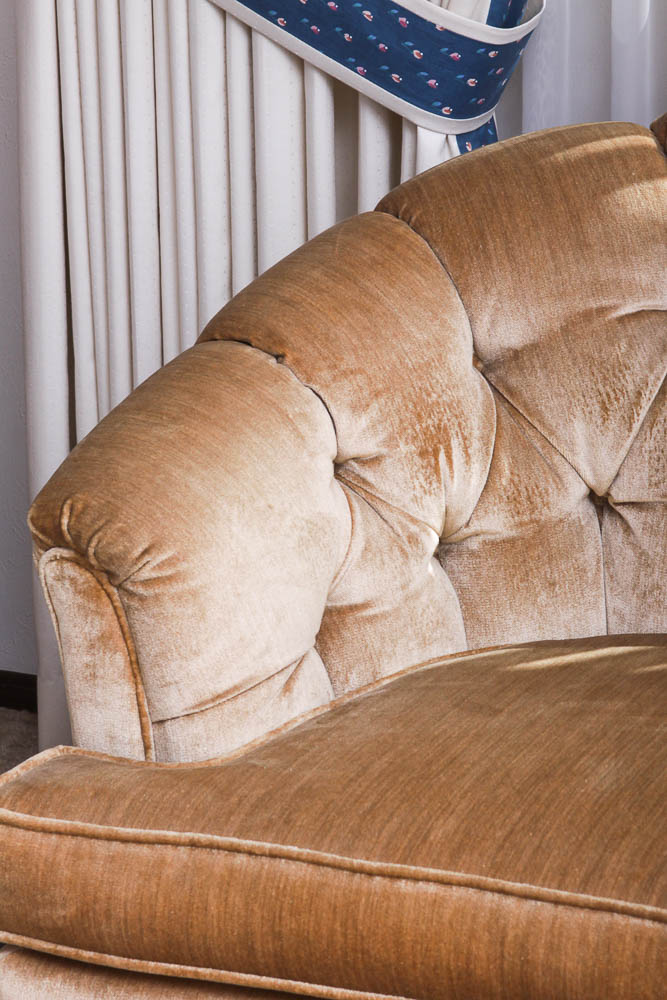 Vintage Button-Tufted Velvet Sofa