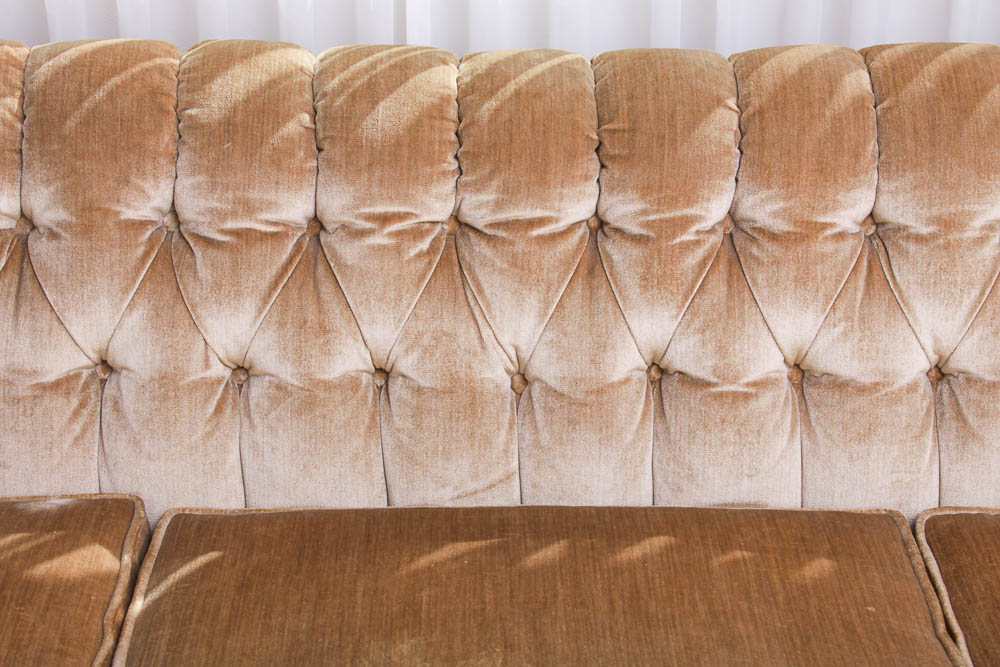 Vintage Button-Tufted Velvet Sofa