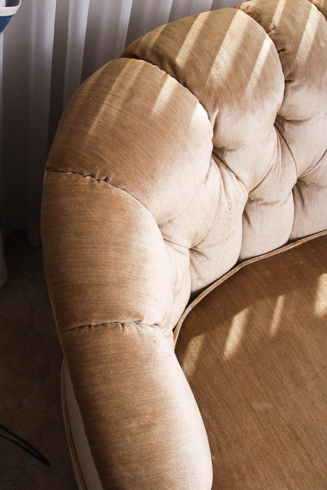 Vintage Button-Tufted Velvet Sofa