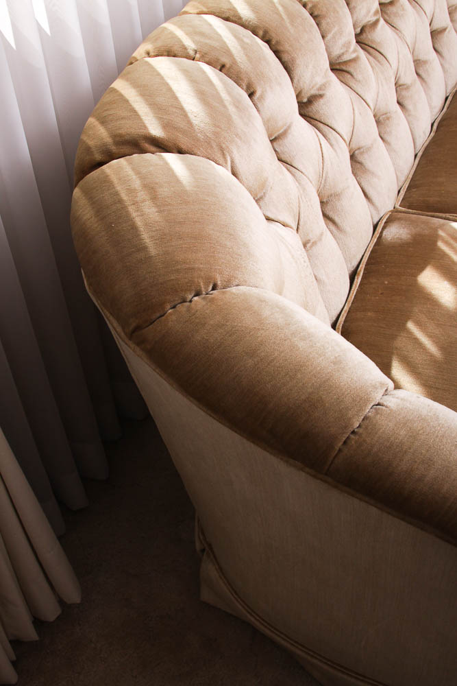 Vintage Button-Tufted Velvet Sofa