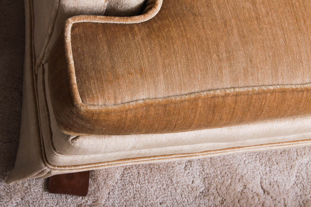 Vintage Button-Tufted Velvet Sofa