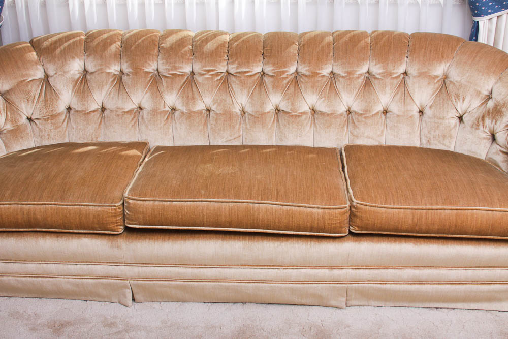 Vintage Button-Tufted Velvet Sofa