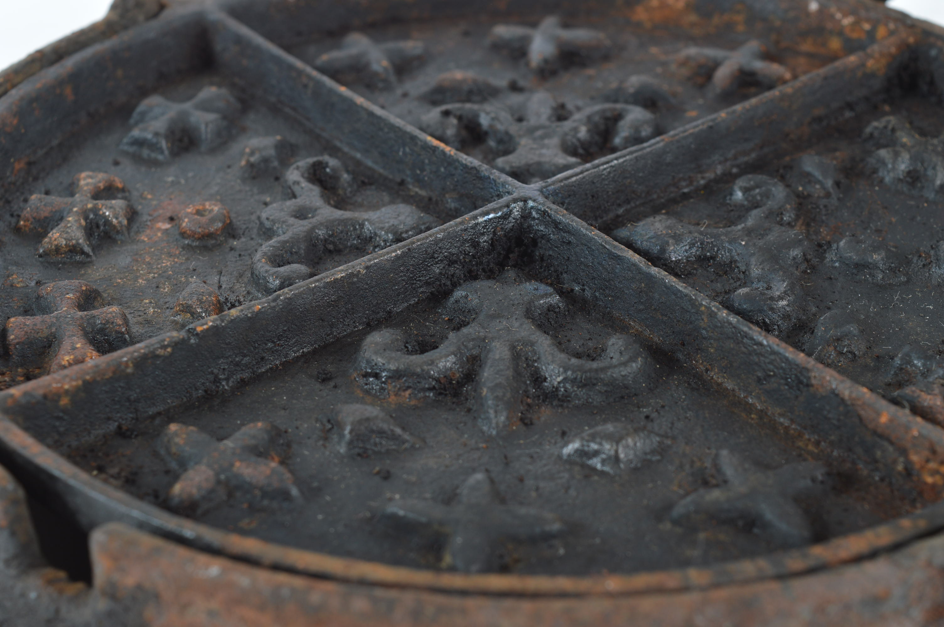 Antique Cast Iron Waffle Maker