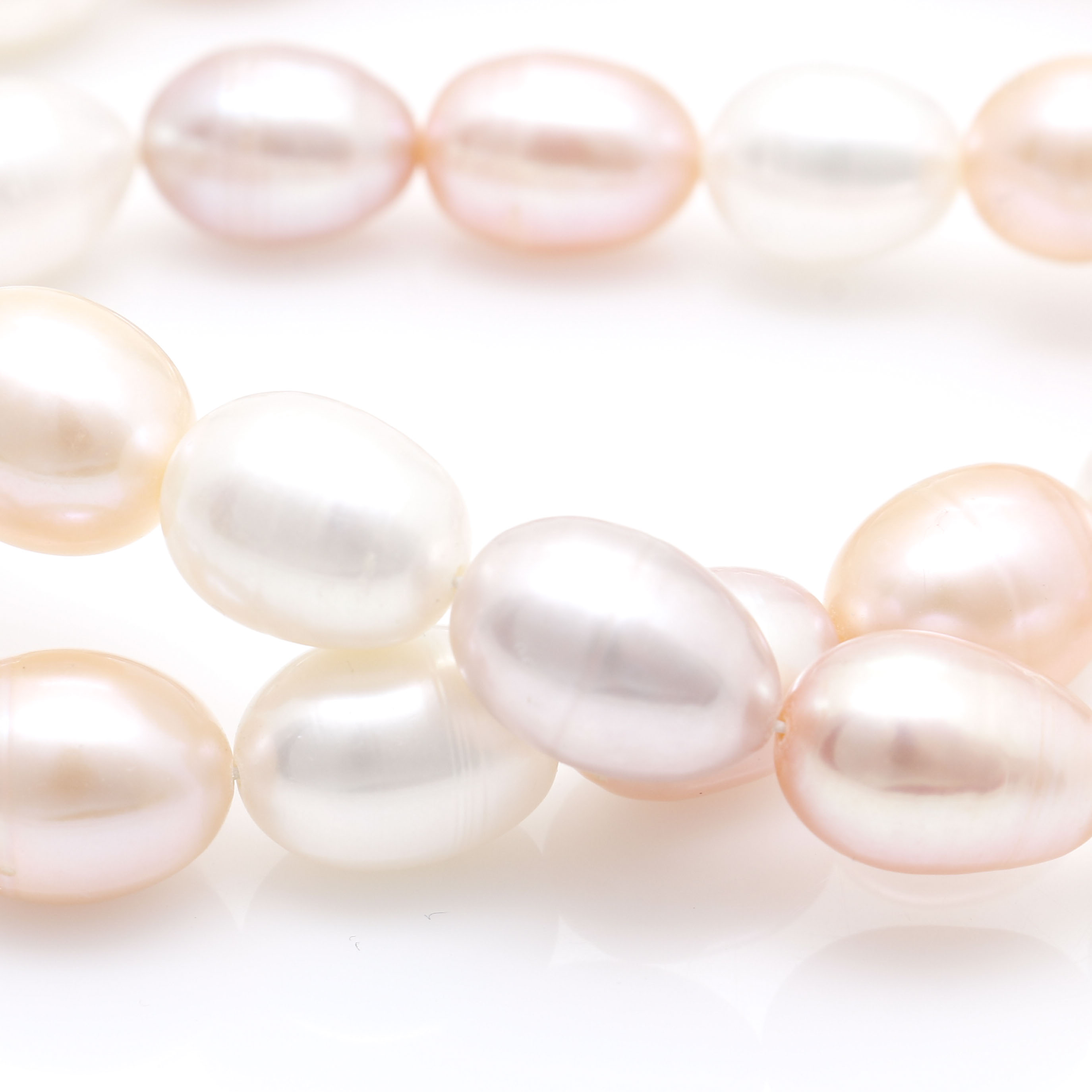 Cultured Pearl Necklace With Freshwater Cultured Pearl and Malachite Bracelet