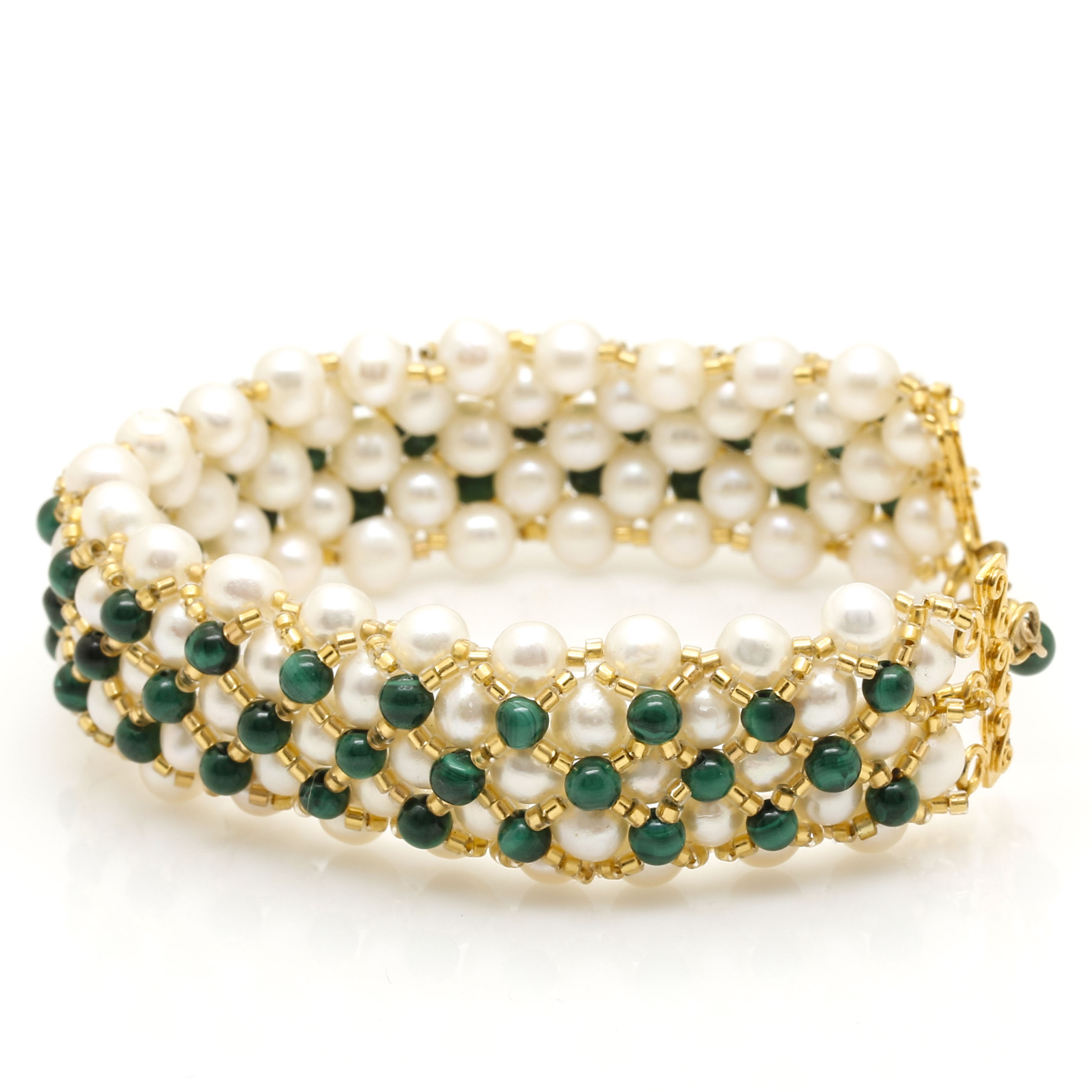 Cultured Pearl Necklace With Freshwater Cultured Pearl and Malachite Bracelet