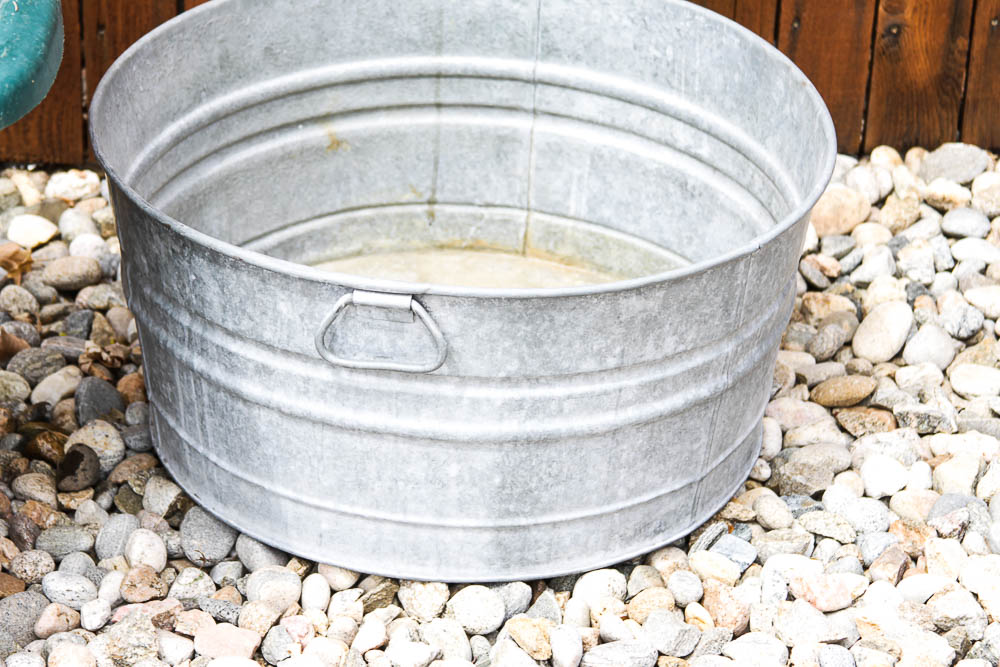 Garden Cart and Galvenized Tub