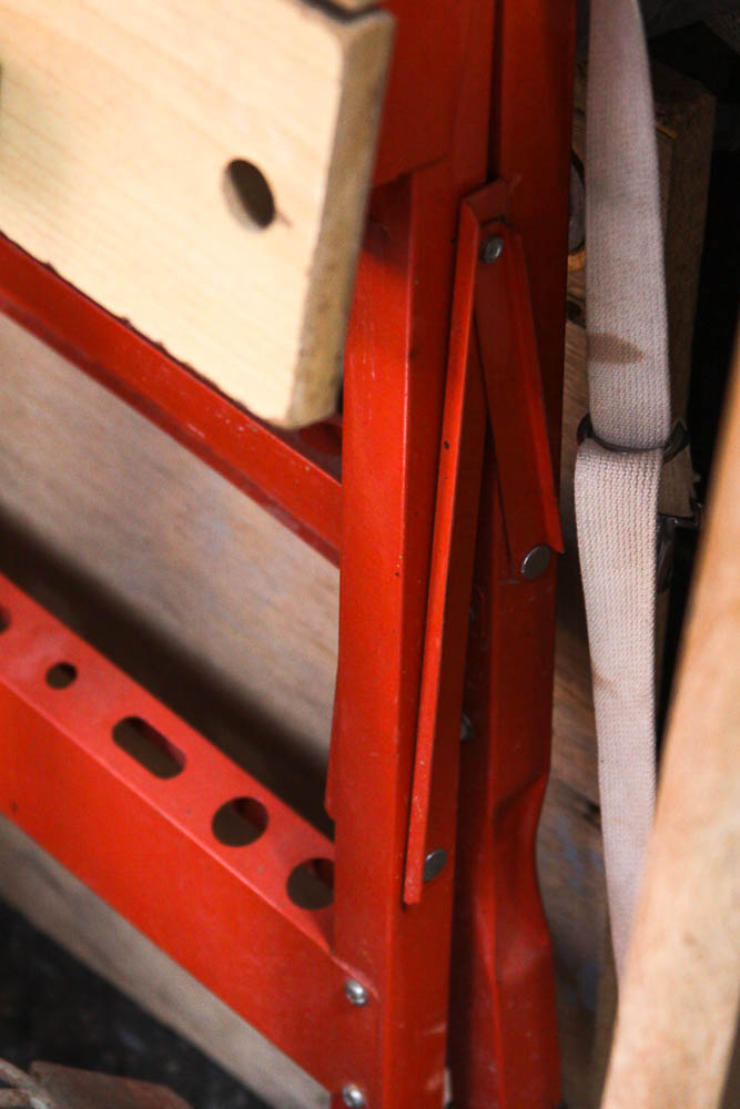 Folding Tool Stand with Tools