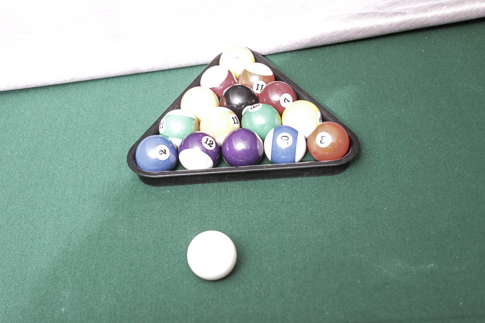 Sportscraft Pool Table with Cues, Balls and Rack