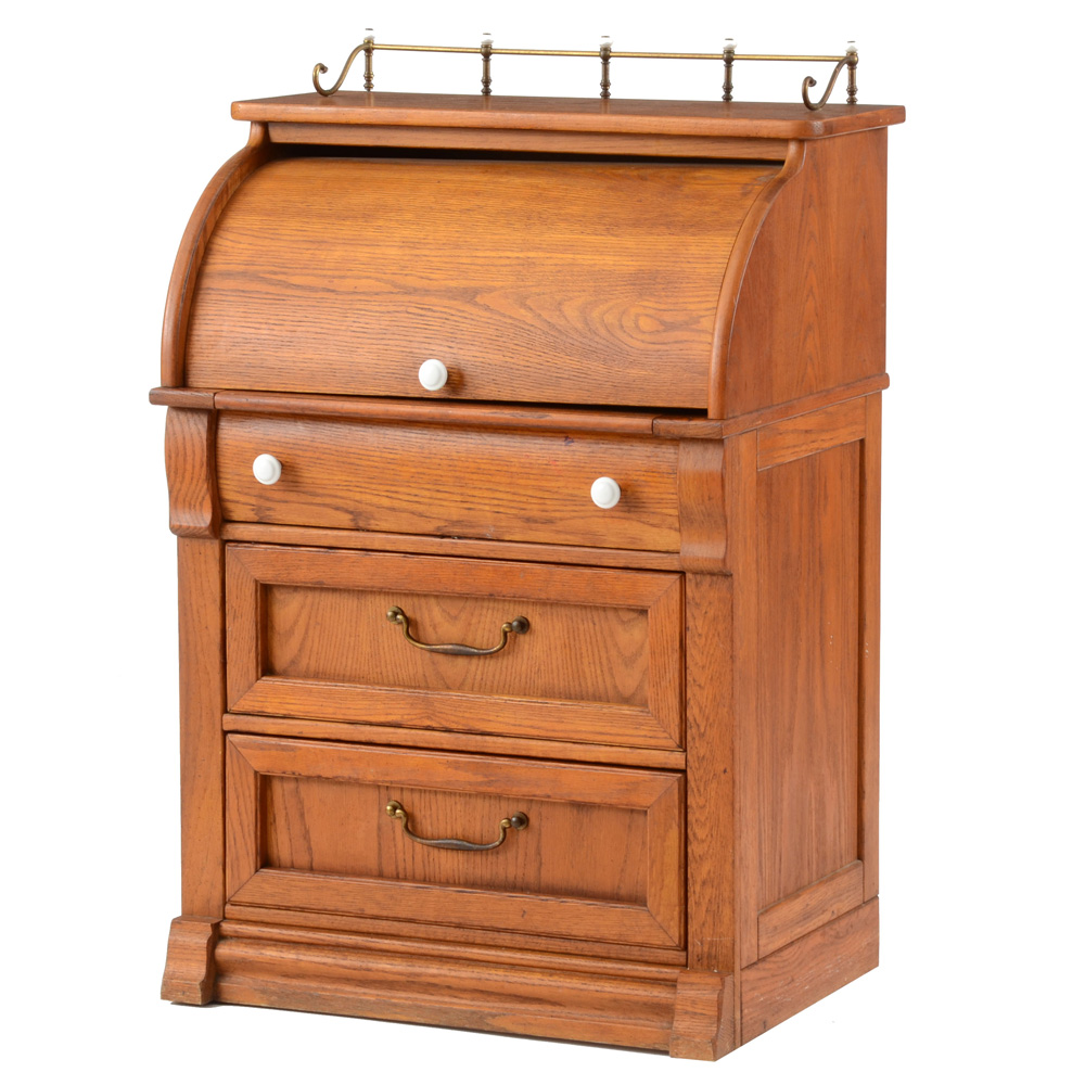 Pulaski Keepsakes Oak Cylinder Roll Top Desk