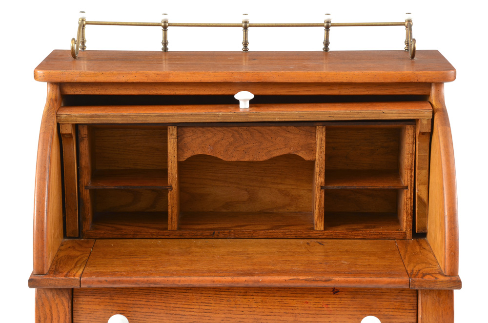 Pulaski Keepsakes Oak Cylinder Roll Top Desk