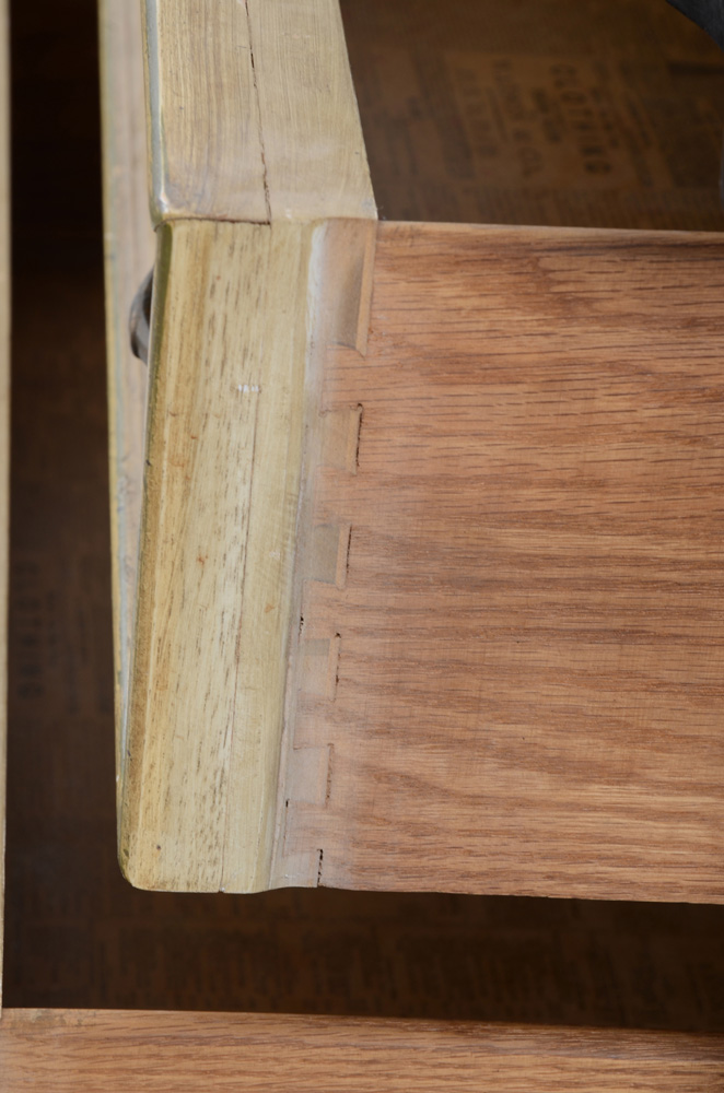 Hekman French Provincial Bombay Chest