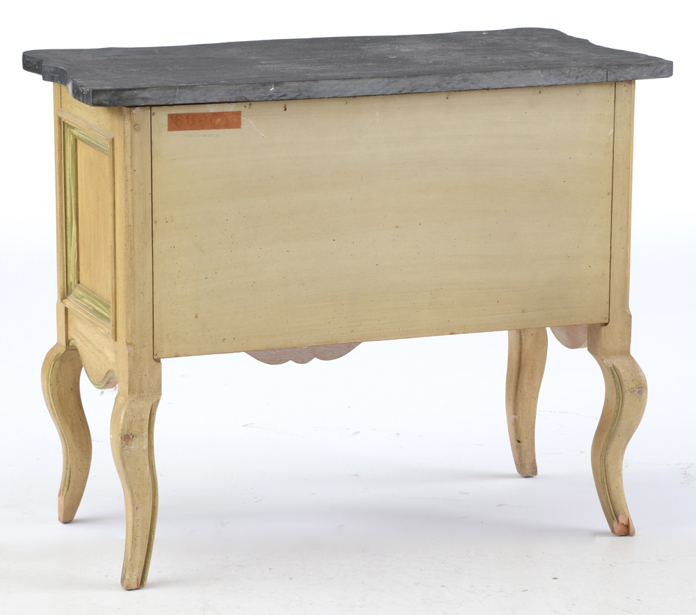 Hekman French Provincial Bombay Chest