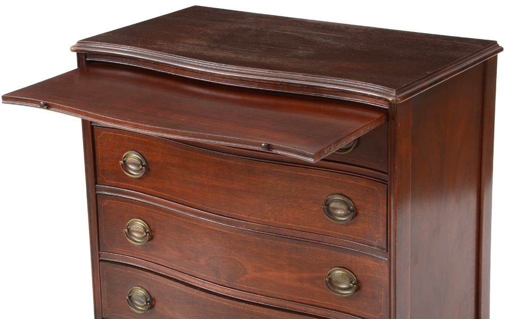 Vintage Mahogany Hepplewhite Style Bachelors Chest of Drawers