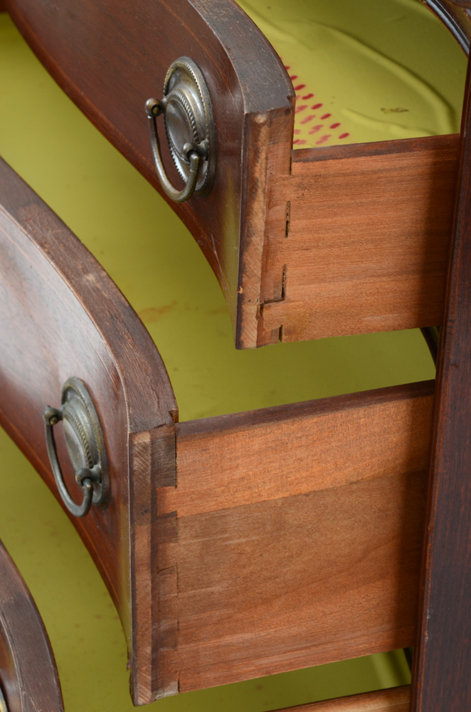 Vintage Mahogany Hepplewhite Style Bachelors Chest of Drawers