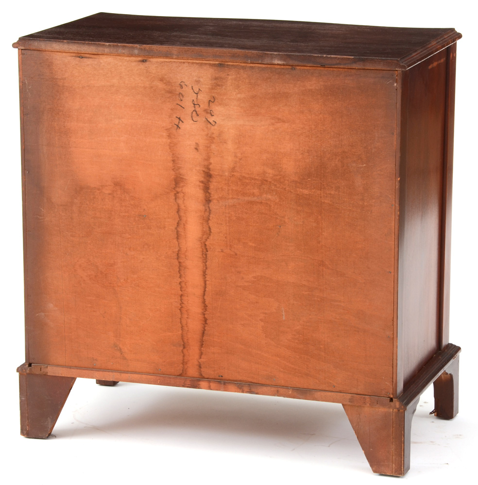 Vintage Mahogany Hepplewhite Style Bachelors Chest of Drawers