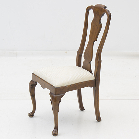 Henredon Queen Anne Style Dining Set