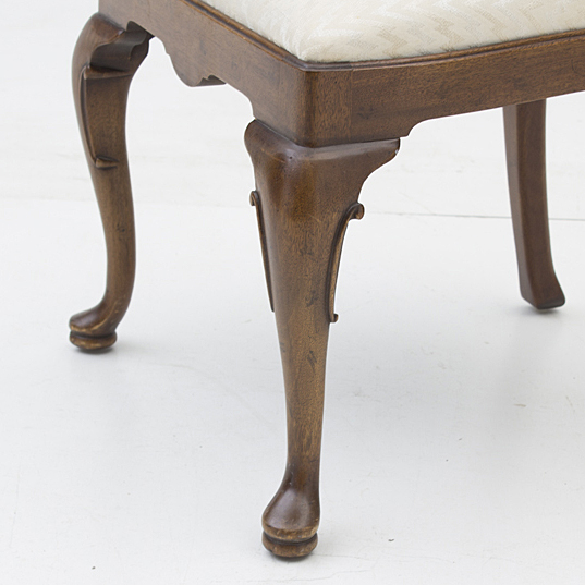 Henredon Queen Anne Style Dining Set