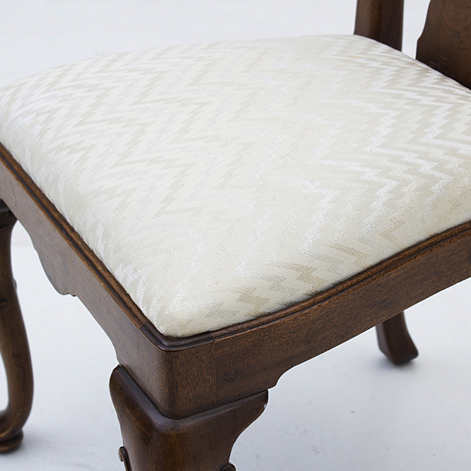 Henredon Queen Anne Style Dining Set