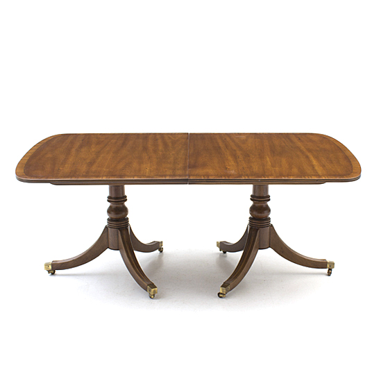 Henredon Queen Anne Style Dining Set