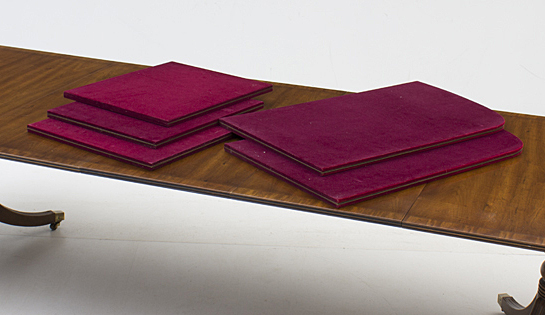 Henredon Queen Anne Style Dining Set