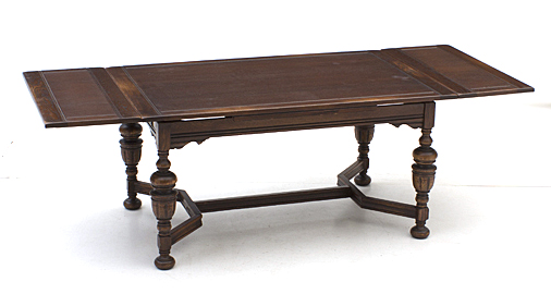 Bernhardt Furniture Jacobean Style Oak Dining Table and Chairs