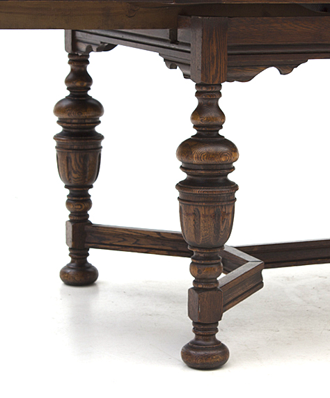 Bernhardt Furniture Jacobean Style Oak Dining Table and Chairs