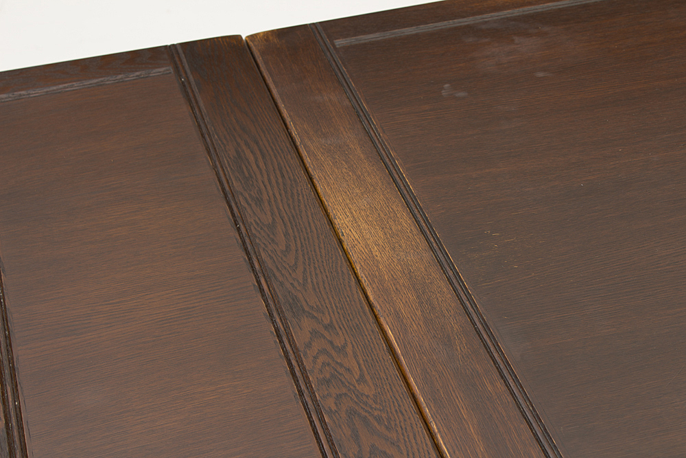 Bernhardt Furniture Jacobean Style Oak Dining Table and Chairs