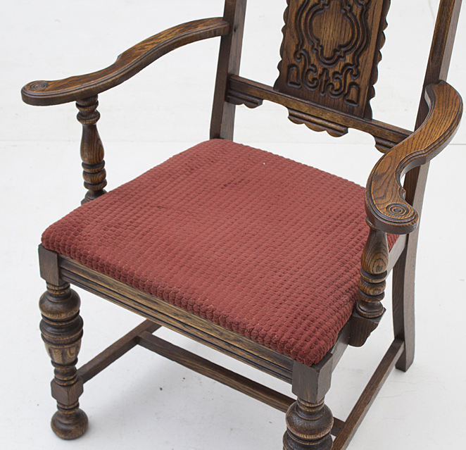 Bernhardt Furniture Jacobean Style Oak Dining Table and Chairs