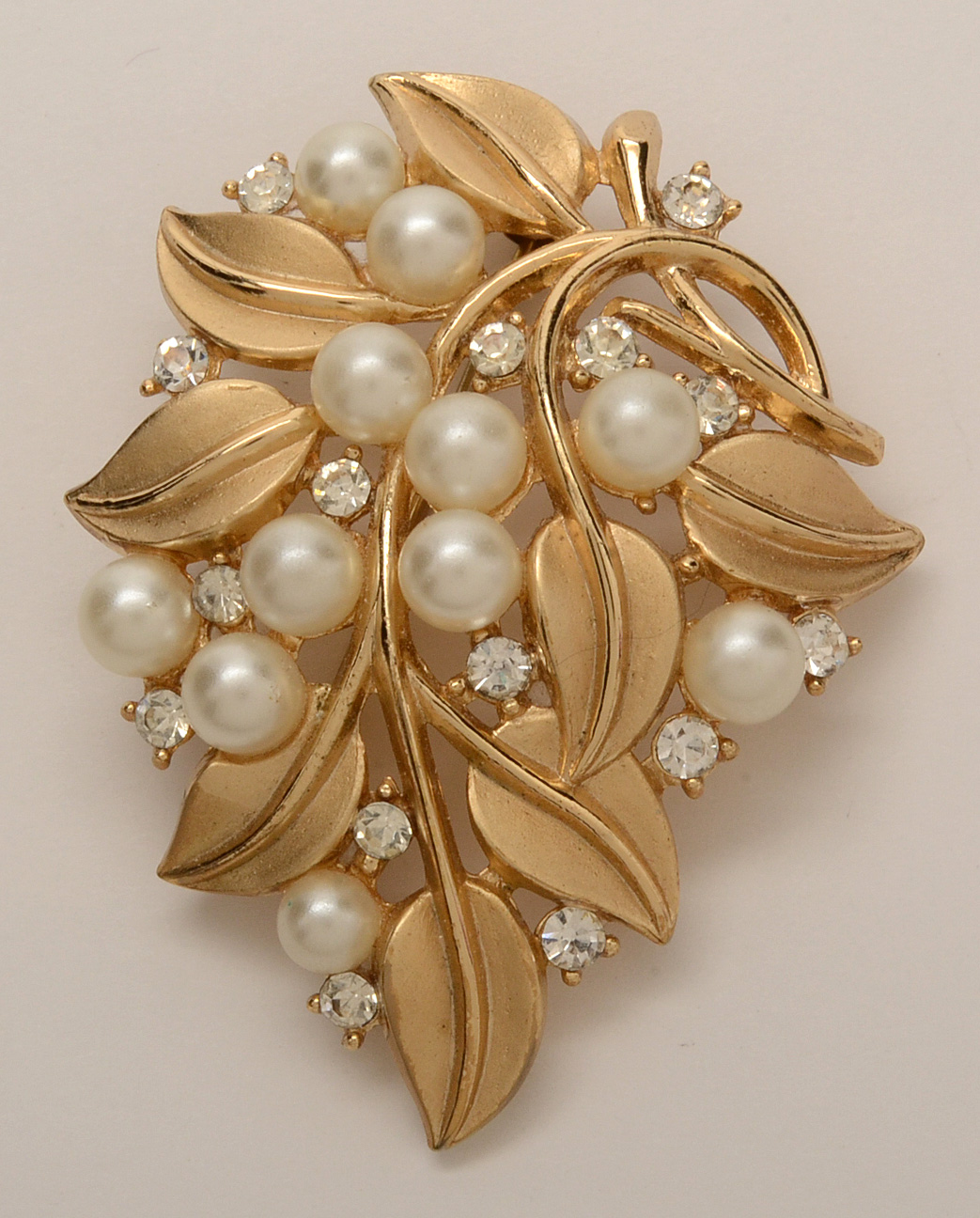 Vintage Crown Trifari Faux Pearl Gold Tone Jewelry