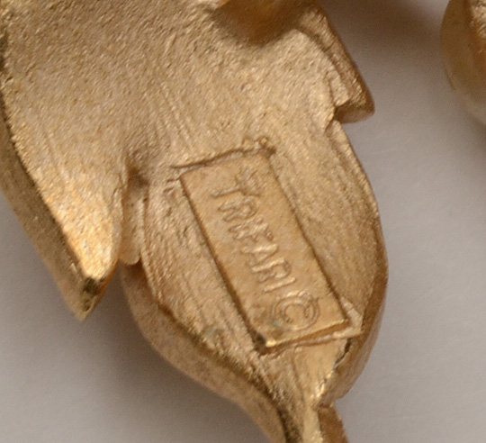 Vintage Crown Trifari Faux Pearl Gold Tone Jewelry