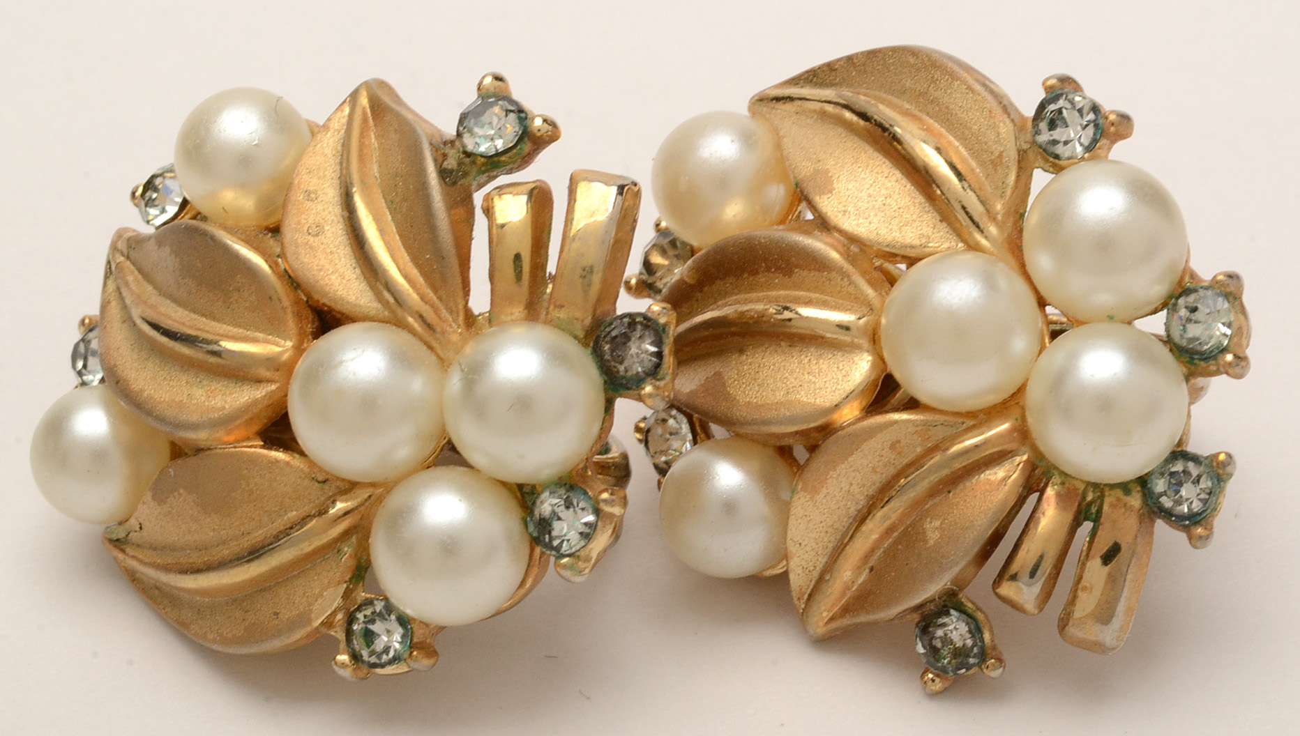 Vintage Crown Trifari Faux Pearl Gold Tone Jewelry
