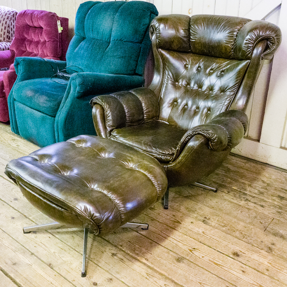 Mid Century Modern Egg Swivel Chair with Ottoman by Carter Chair Corp.