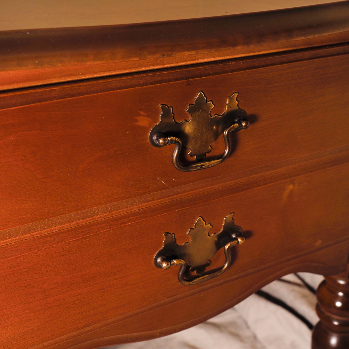 Vintage Colonial Style Nighstands