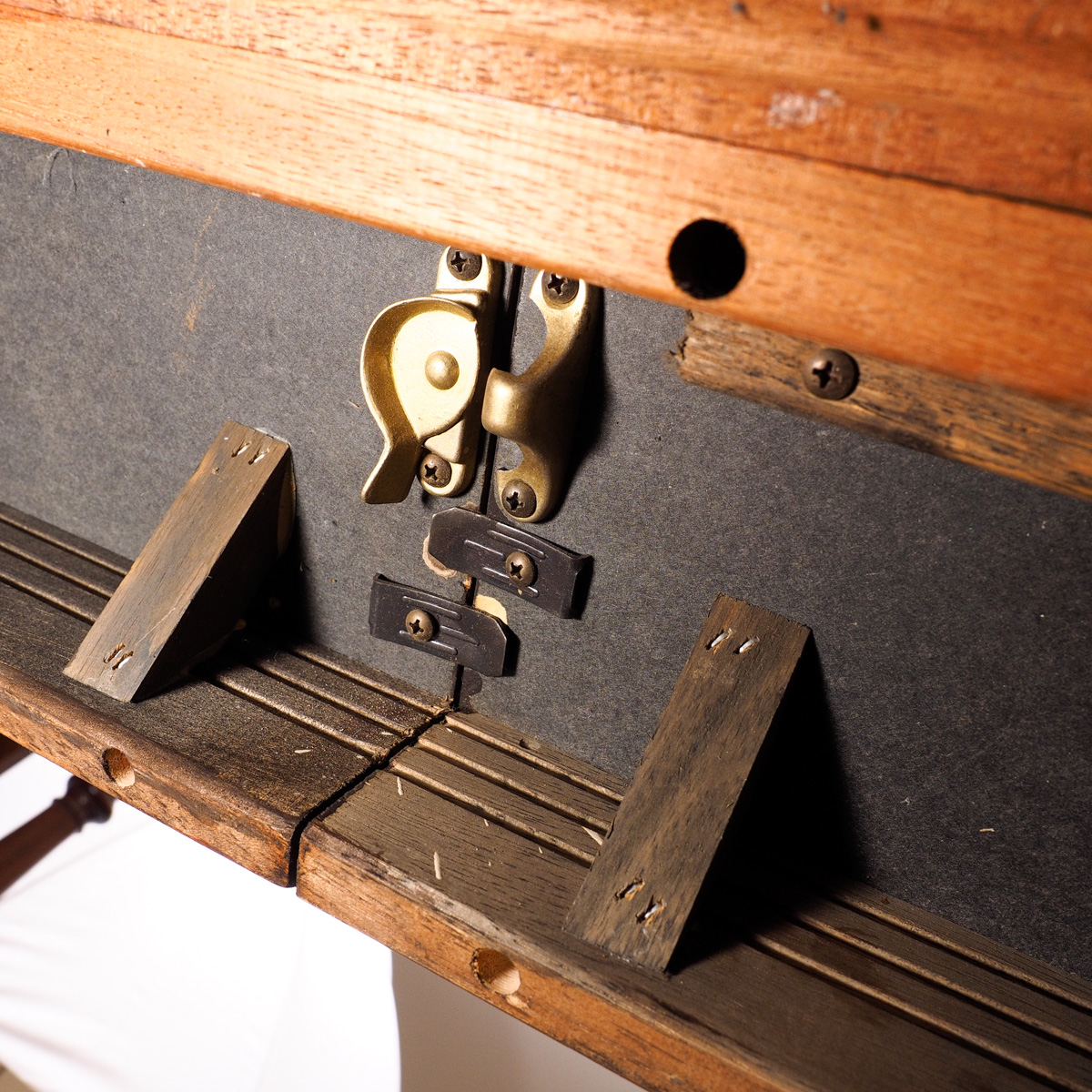 Vintage Duncan Phyfe Style Double Pedestal Dining Table With Leaf Inserts