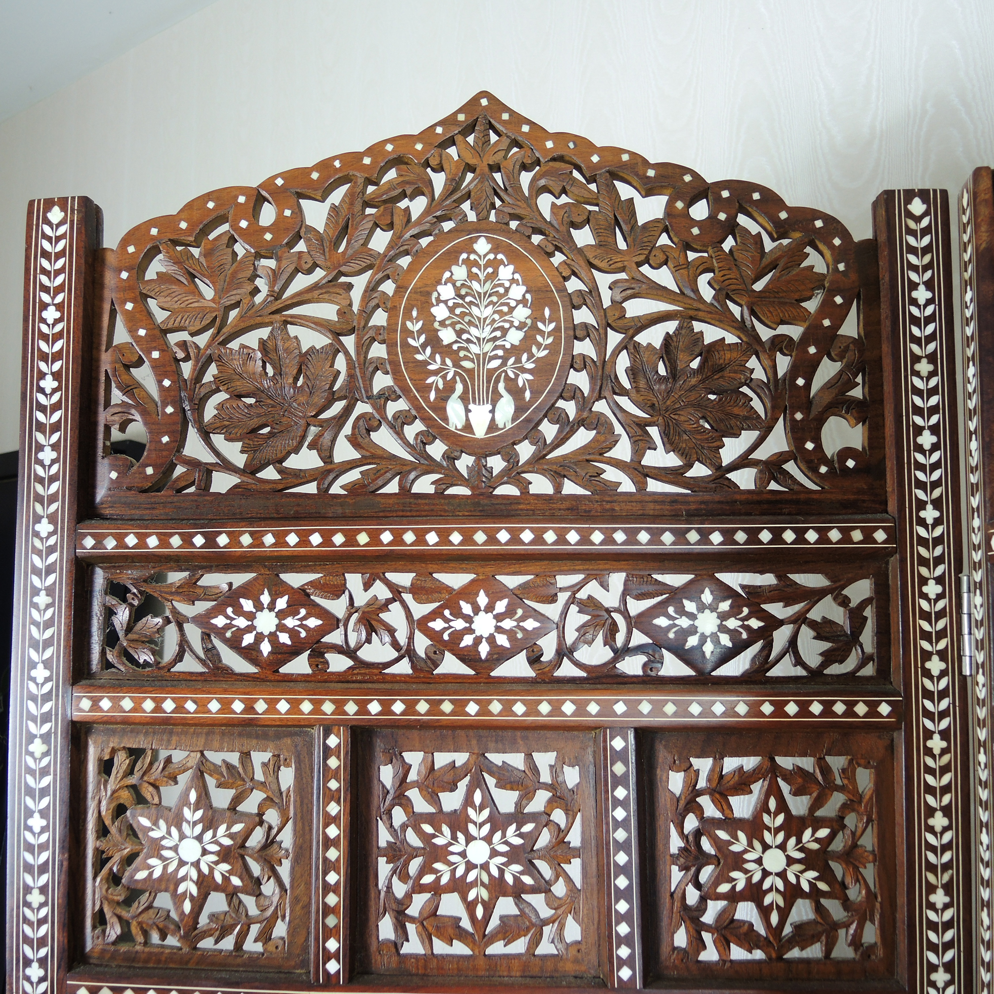 Peacock Inlay Carved Rosewood Screen and Matching Table
