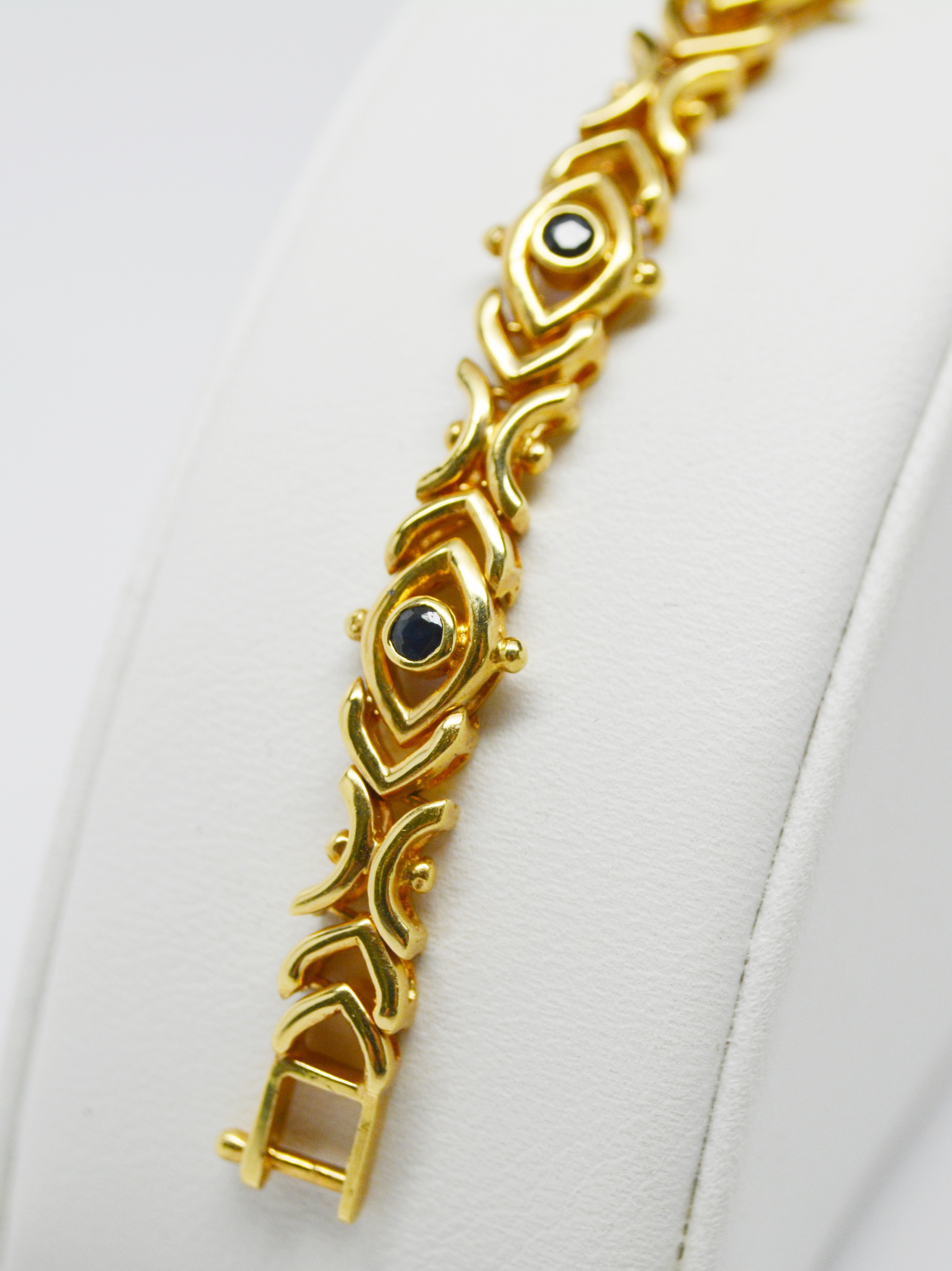 18K Yellow Gold Sapphire Bracelet