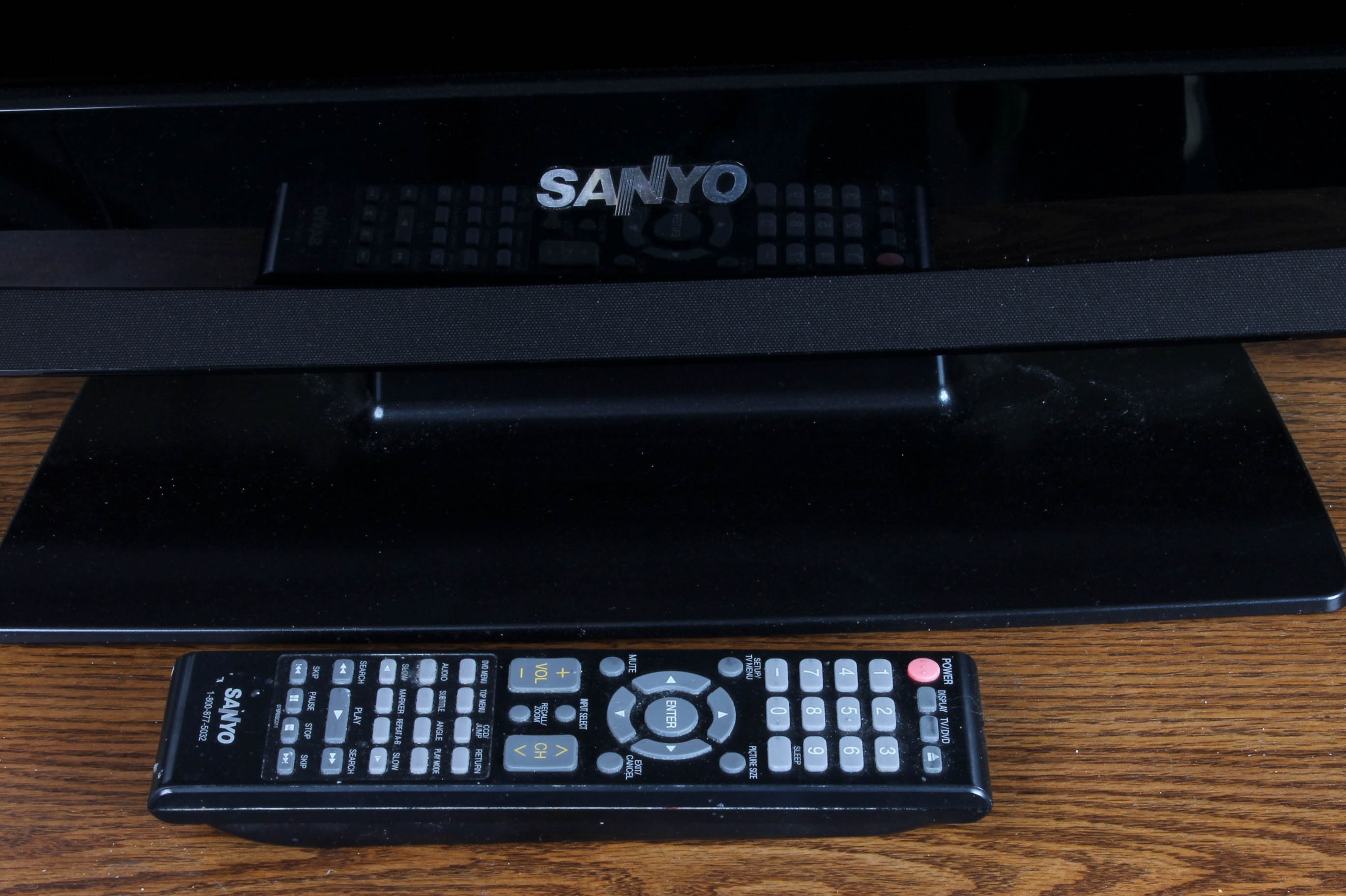 Sanyo LCD Television With Built-In DVD Player