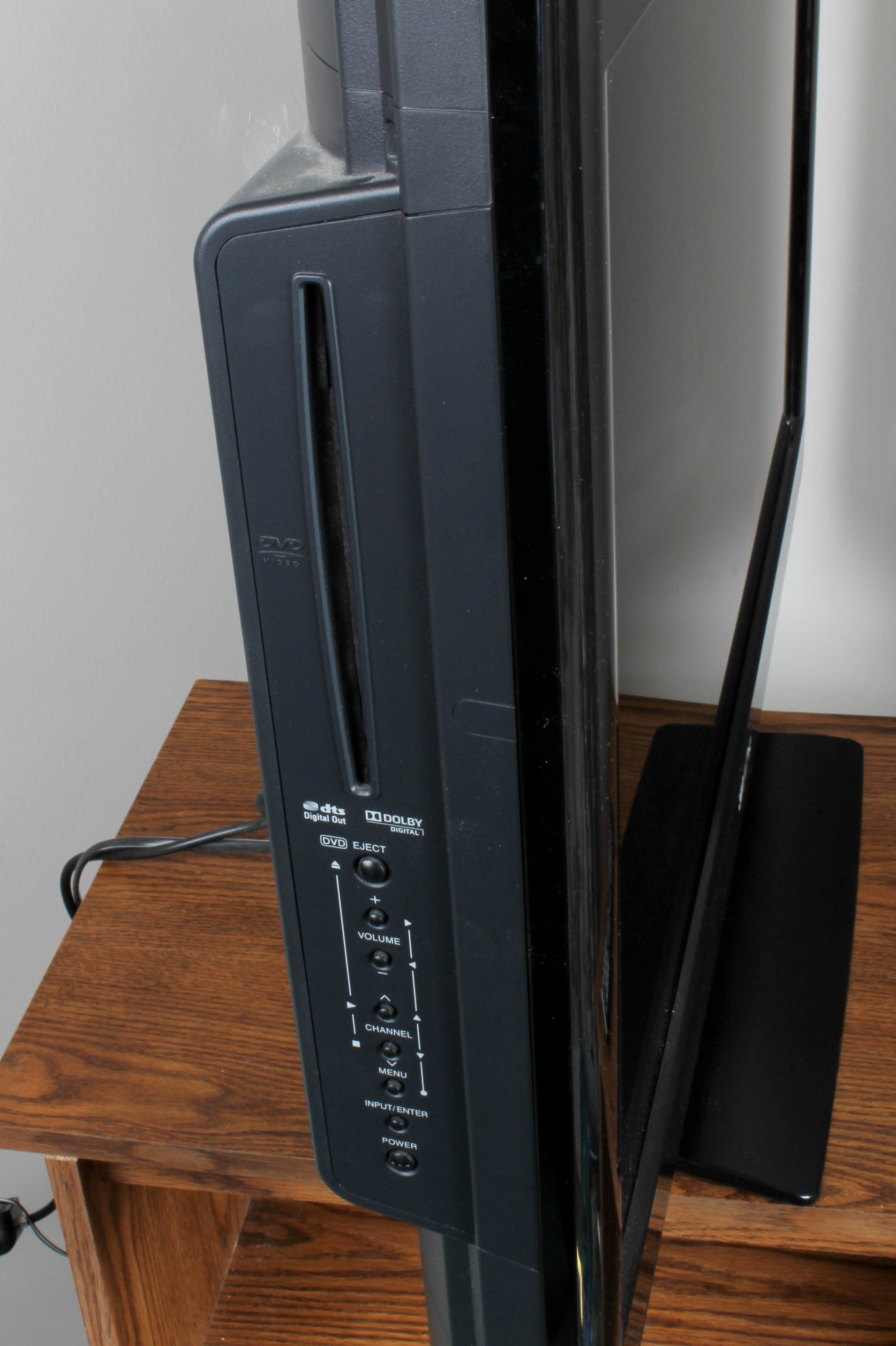 Sanyo LCD Television With Built-In DVD Player