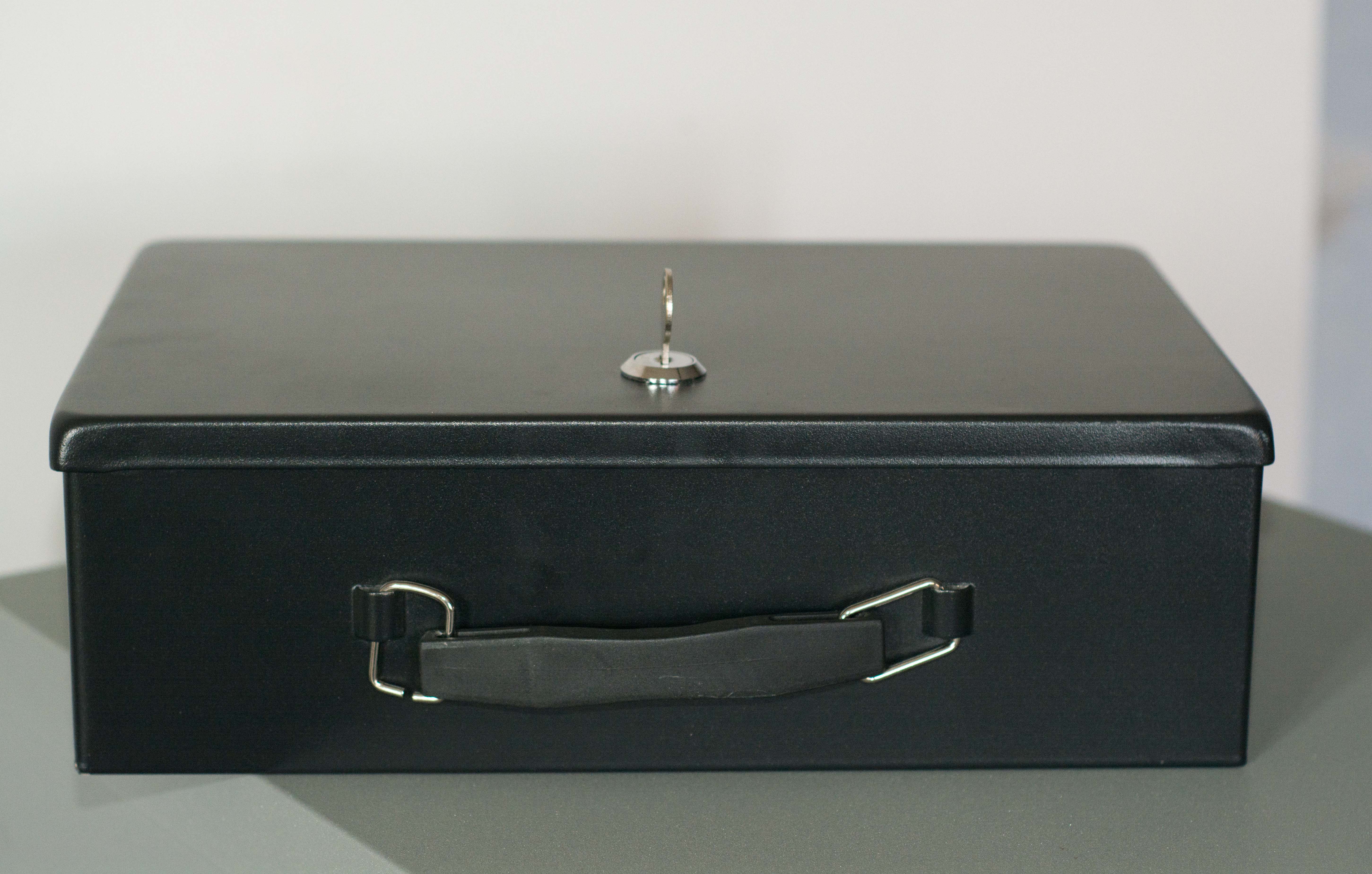 Locking Vertical File Cabinet and Cash Box