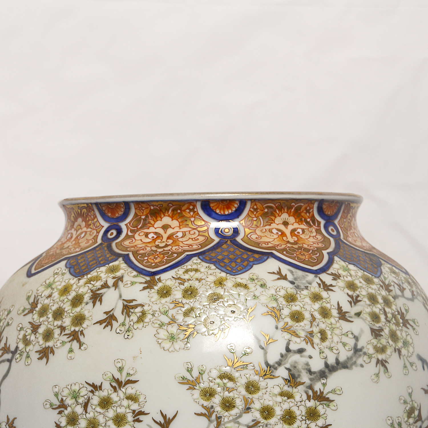 Antique Japanese Fukagawa Vase