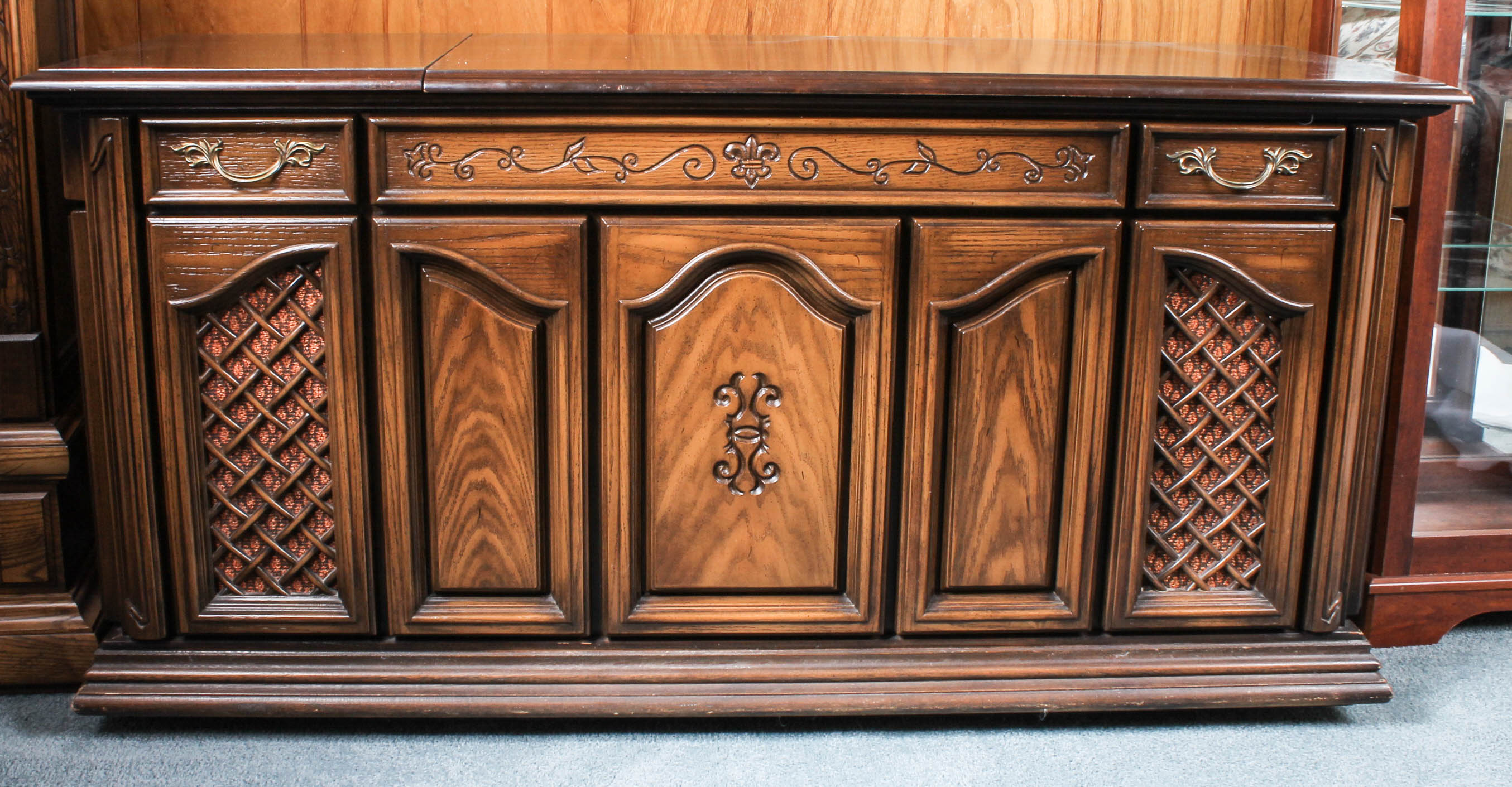 Vintage SoundDesign Stereo Console and 8-Track Tapes