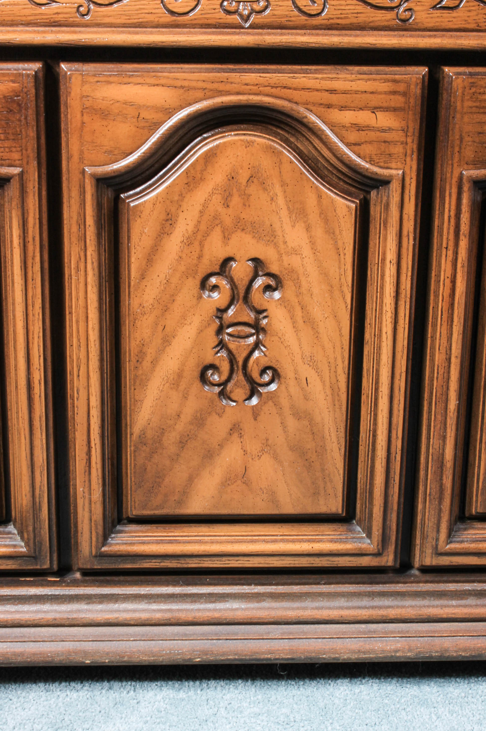 Vintage SoundDesign Stereo Console and 8-Track Tapes