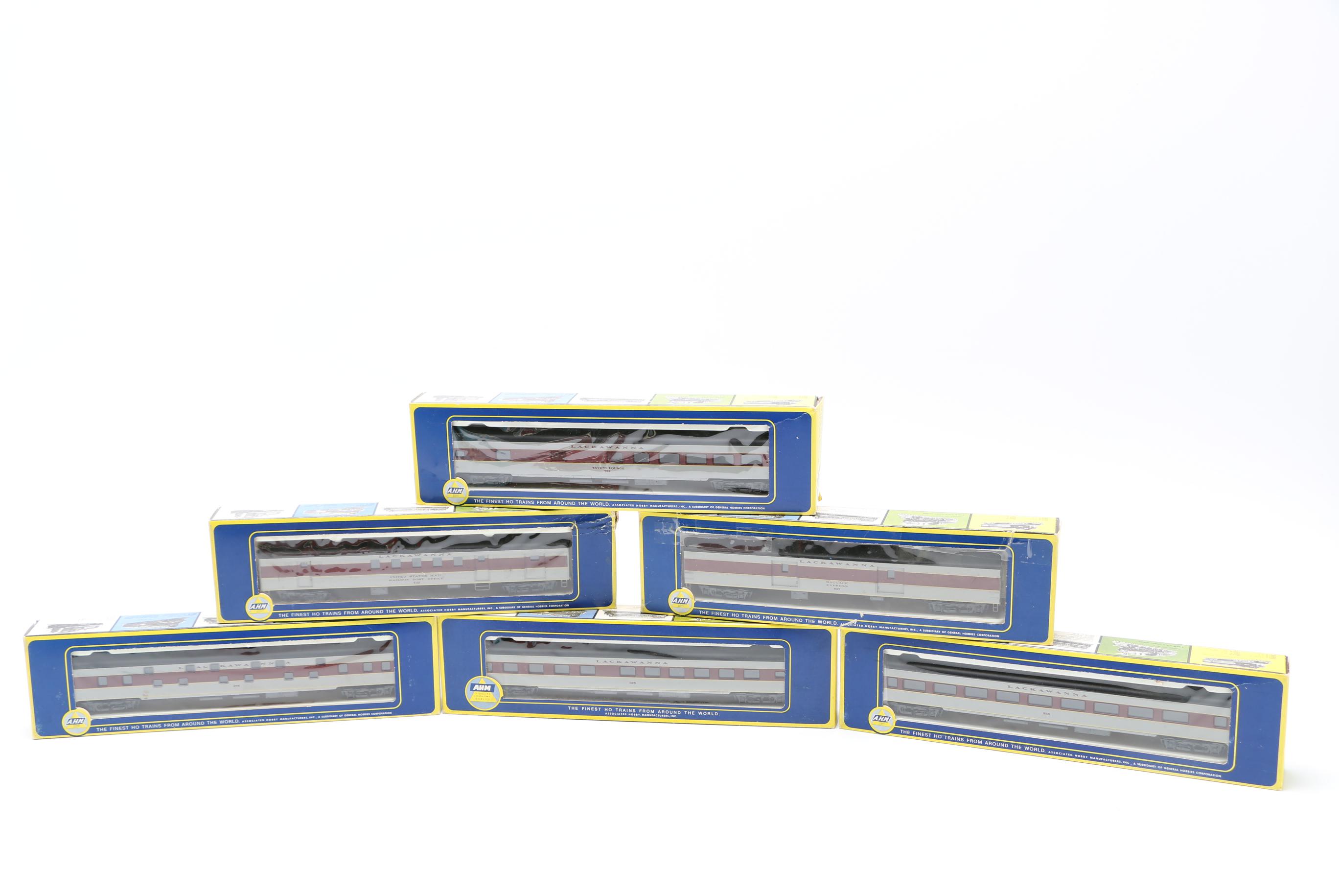 Ho Scale AHM Model Train Cars