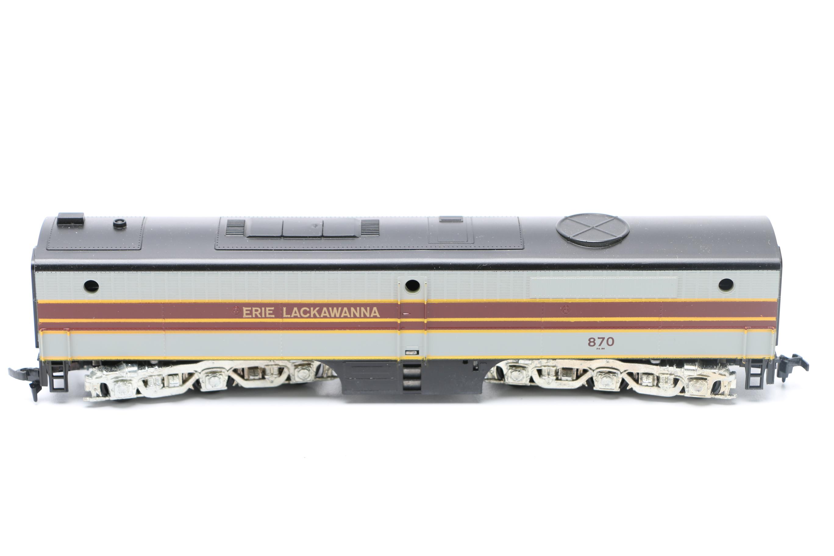 Ho Scale AHM Model Train Cars