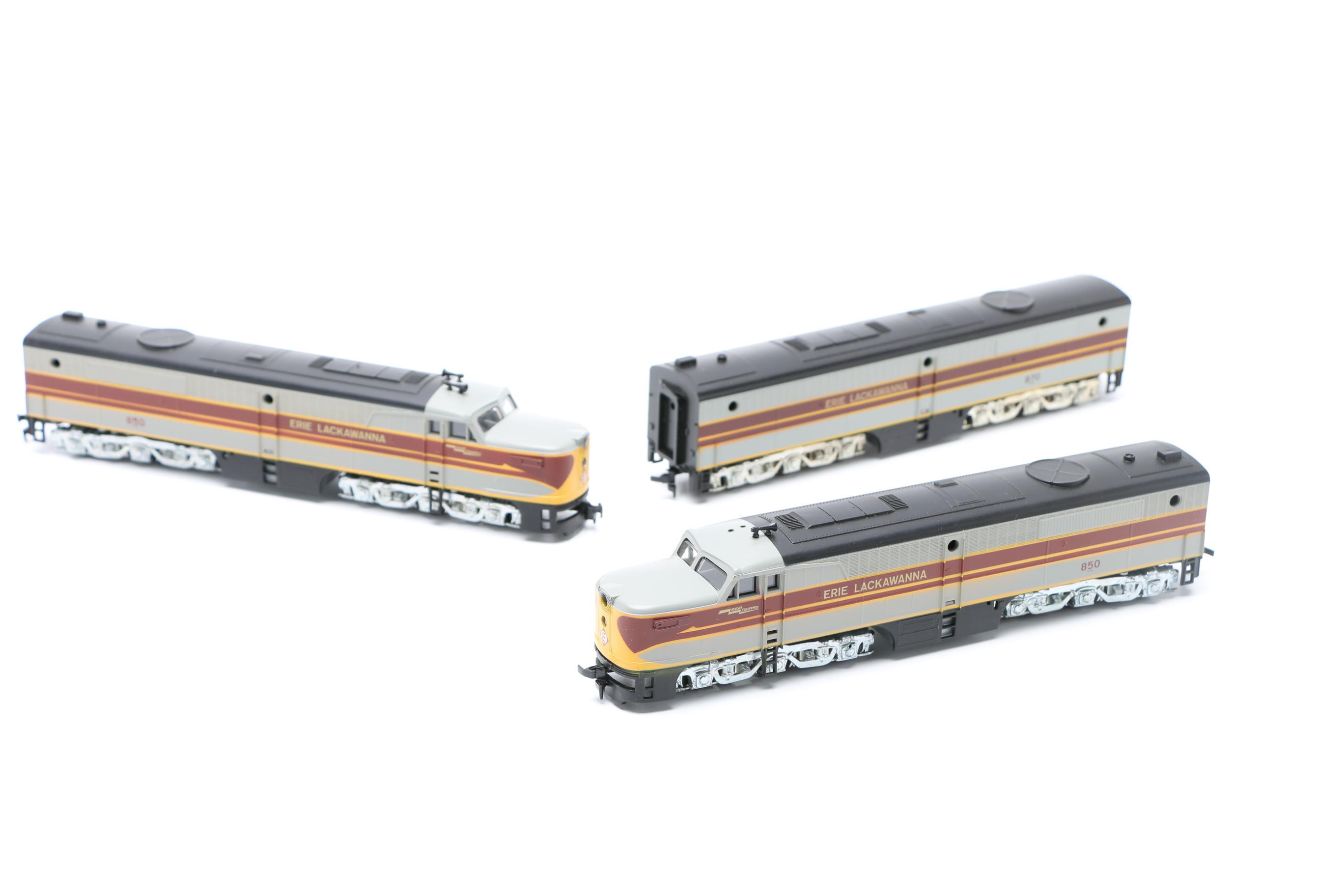 Ho Scale AHM Model Train Cars