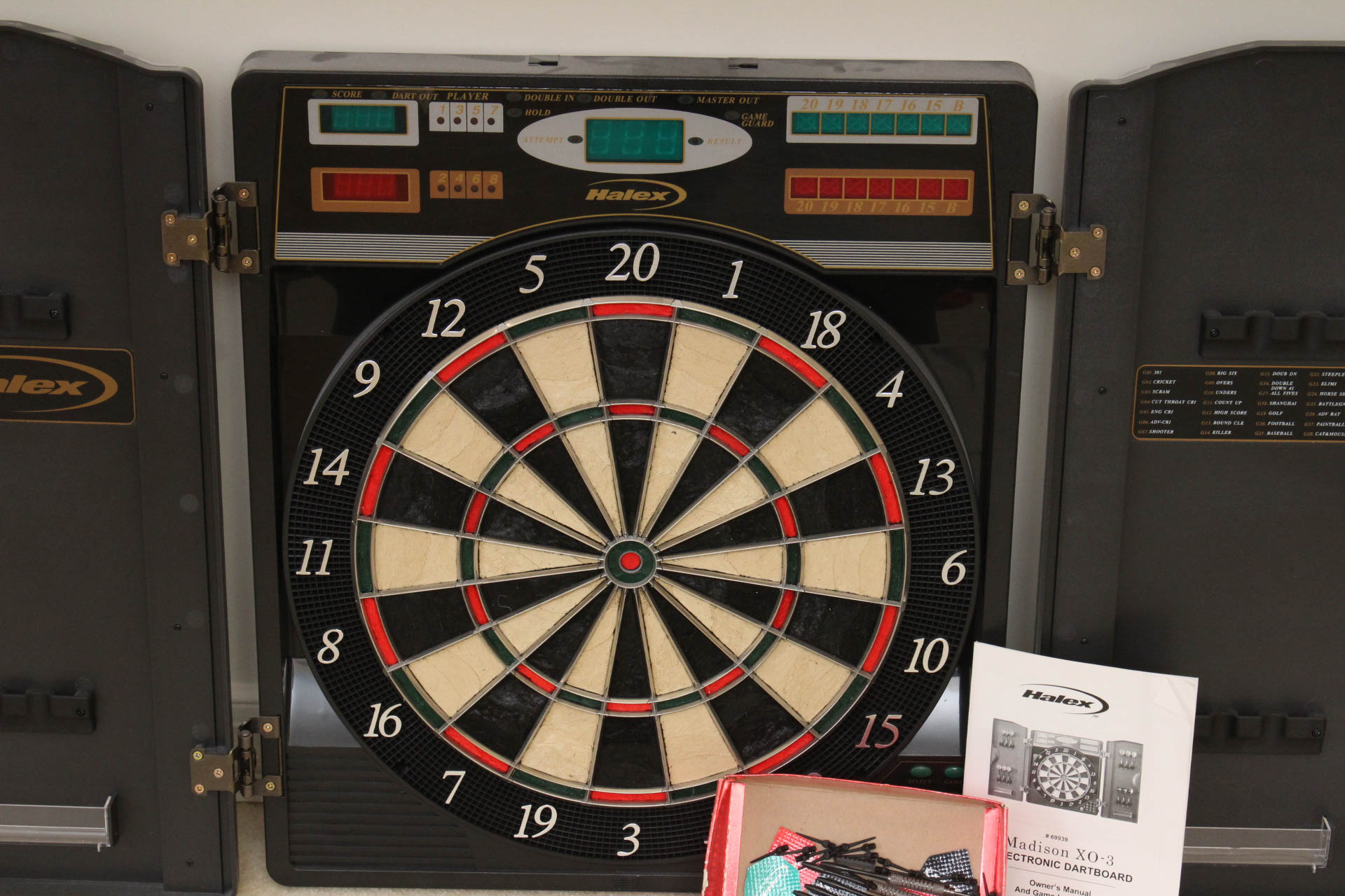 Halex Electronic Dartboard and Accessories
