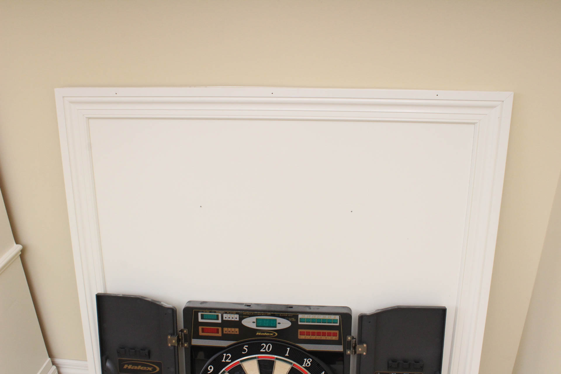 Halex Electronic Dartboard and Accessories